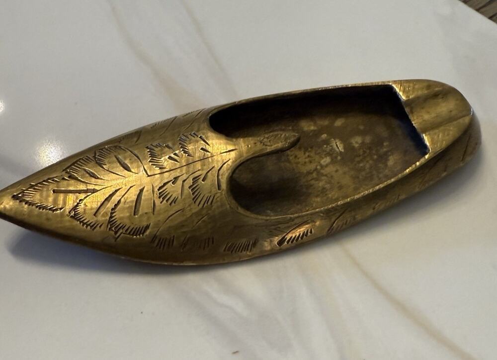 Vintage Brass Indian Religious Shoes Khussa Jutti Cigarette Ashtray 4.5 Inches